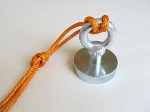 Jak uvázat uzel na magnet