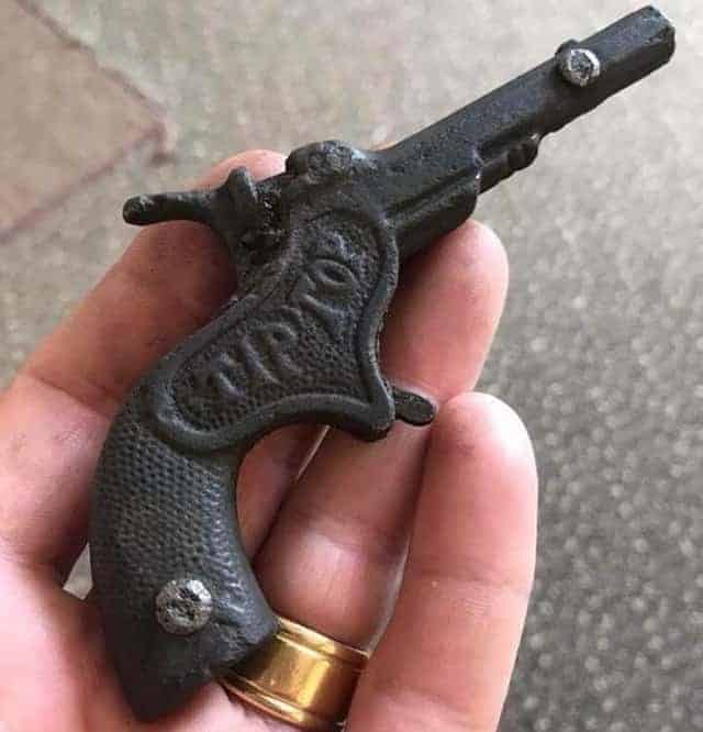 kapesní revolver tip top