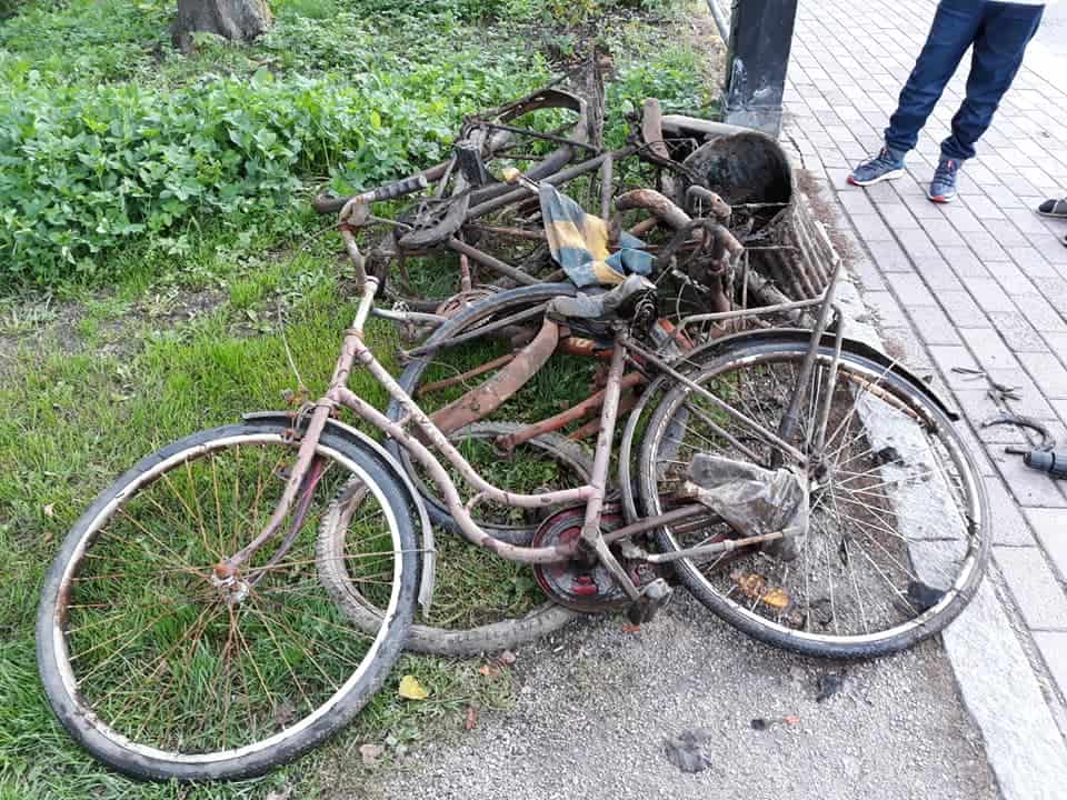 Kola vytažená z vody magnety