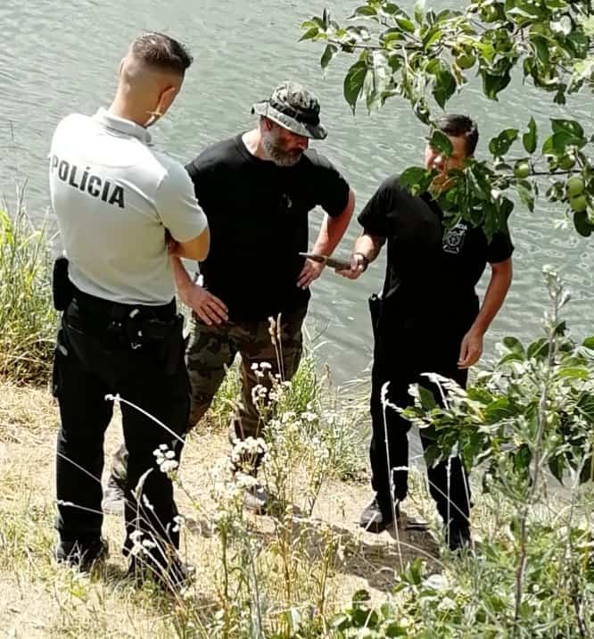 Policie a pyrotechnici zkoumají nález náboje do protiletadlového děla