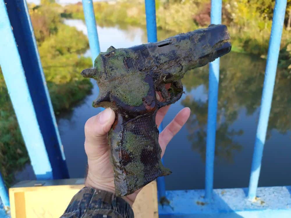 Magnet fishing: tohle všechno našli ve slovenských řekách a jezerech!